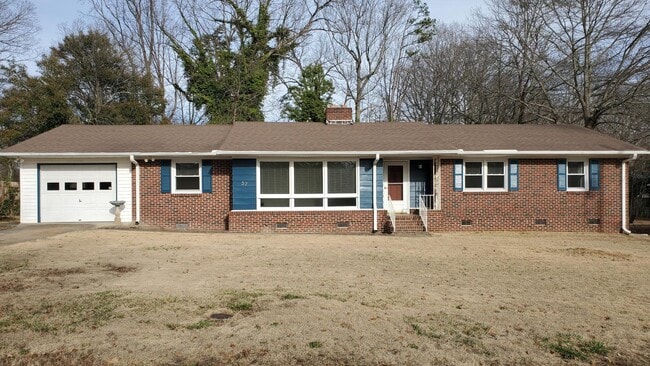 Building Photo - 37 Lisa Dr