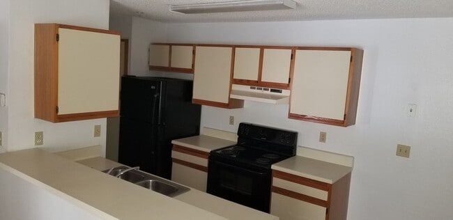 Building Photo - Landing - 974-303