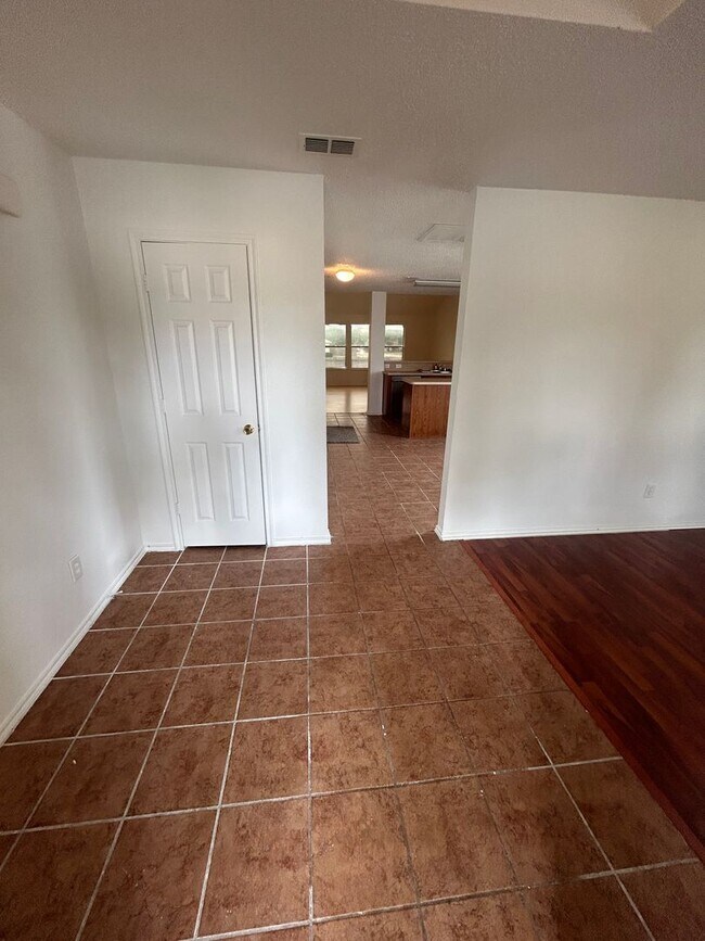 Foto del edificio - 7980 Harmony Creek Rd