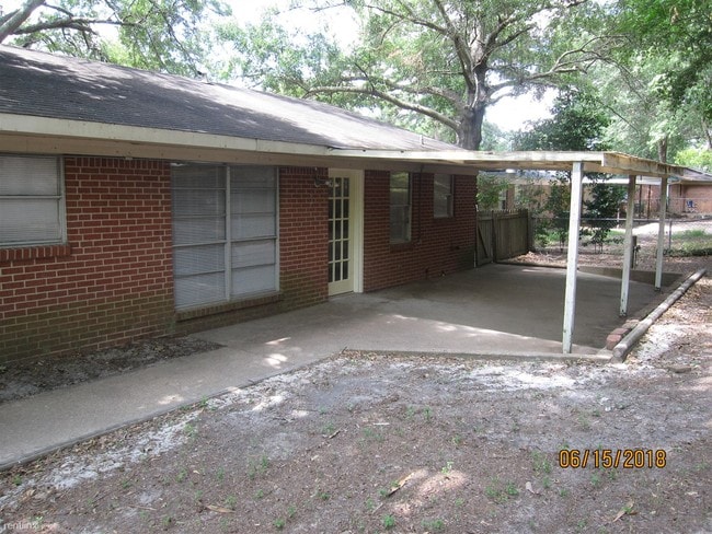 Building Photo - 3 br, 2 bath House - 2922 McDonald Rd