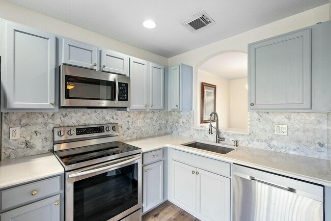 Building Photo - 6606 Sandy Bank Terrace