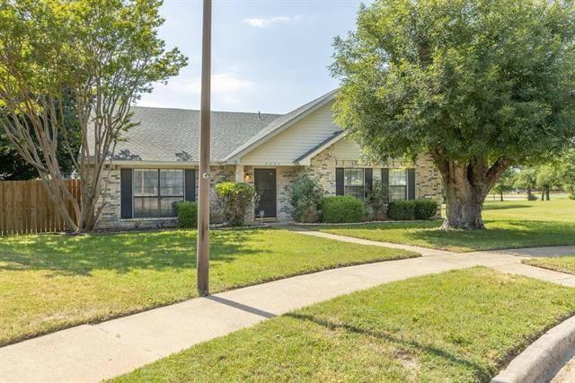 Building Photo - 3037 Hamlet Ct