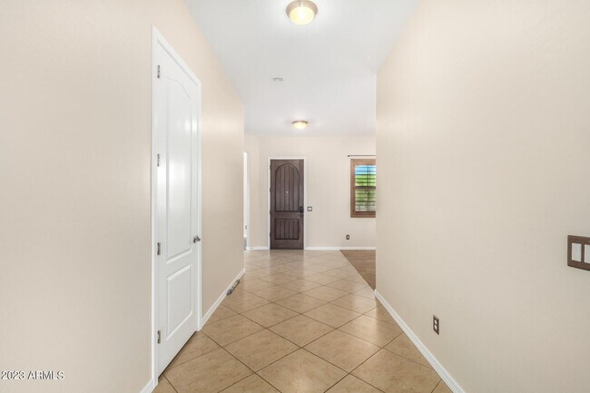 Foto del edificio - 18271 W Desert Trumpet Rd