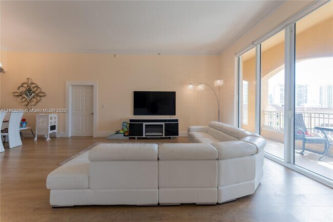 Foto del edificio - 3001 NE 185th St