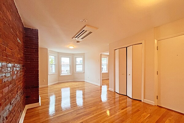 Building Photo - 155 Broadway