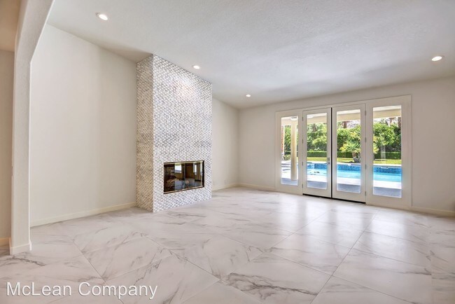Building Photo - 38144 Maracaibo Cir W