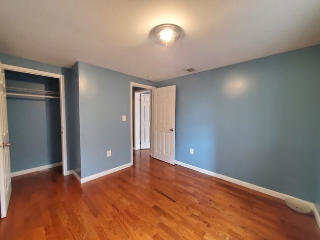 Building Photo - 102 Bergen Ave