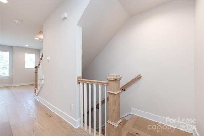 Foto del edificio - 320 S Turner Ave