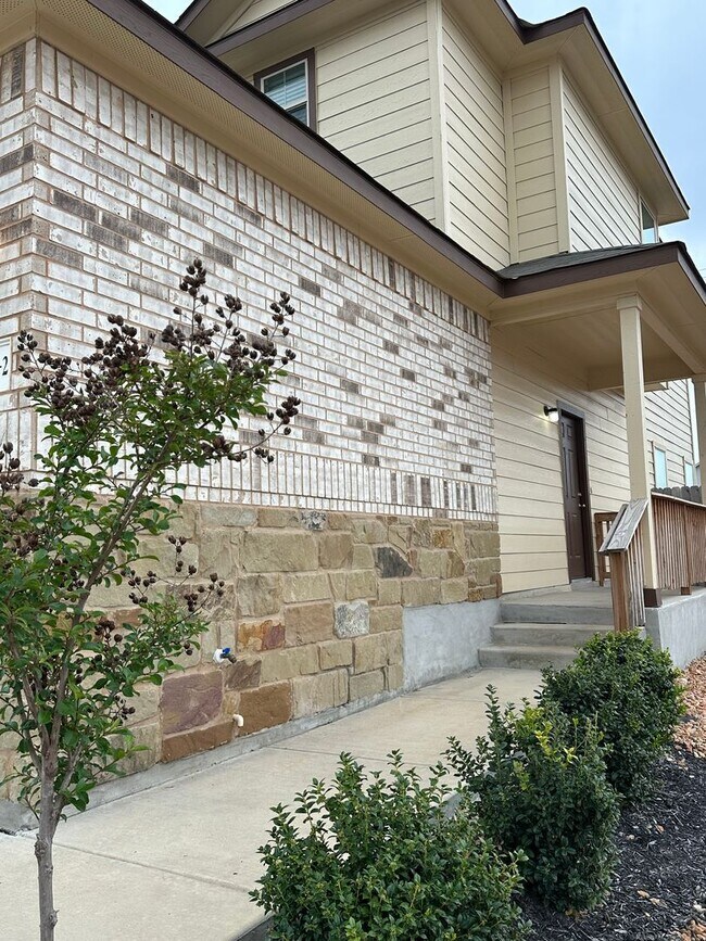 Foto del edificio - Luxury Townhome