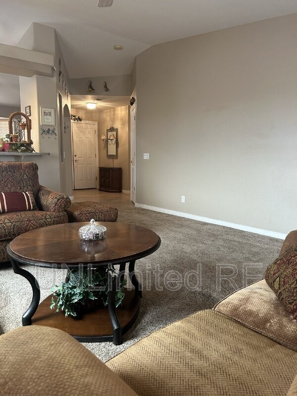 Building Photo - 490 McCulloch Blvd S