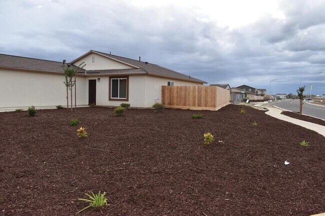 Building Photo - 409 Yandris Court