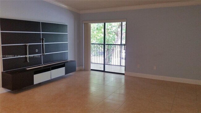 Foto del edificio - 9755 W McNab Rd