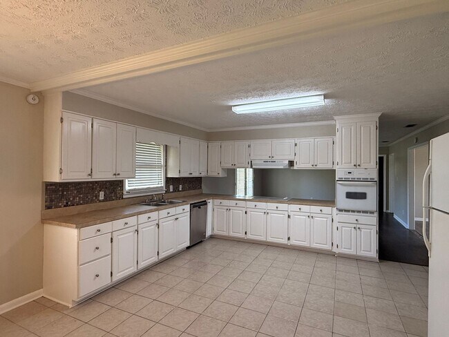 Foto del edificio - Spacious 3BD/2B located in N.E. Lowndes County