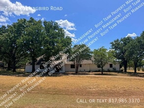 Building Photo - 2524 Mockingbird Rd
