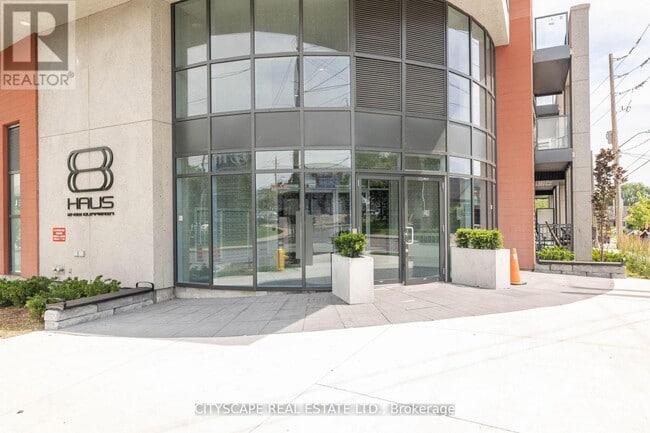 Photo du bâtiment - 2433 Dufferin St