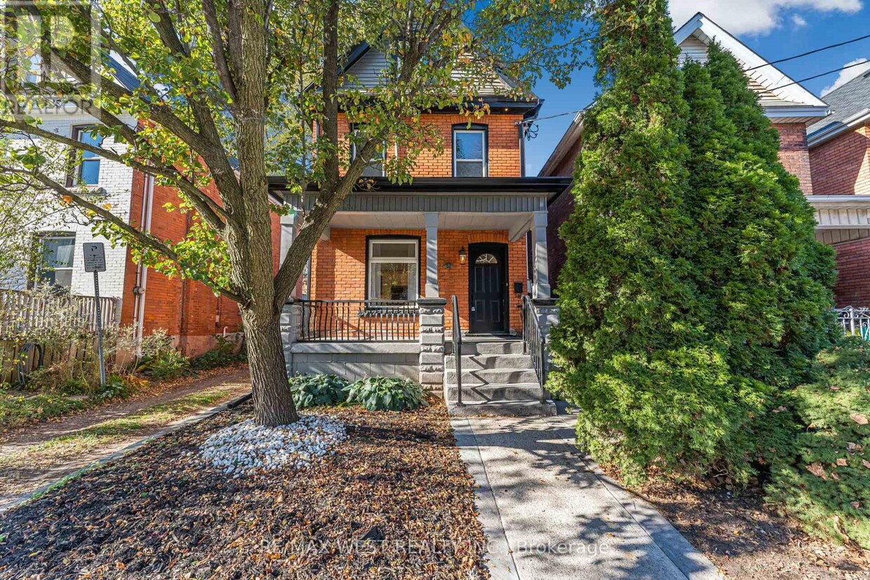 Primary Photo - 57 Stirton St