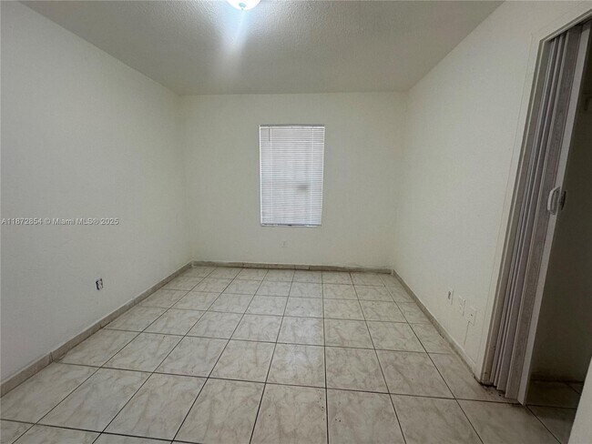 Foto del edificio - 163 NE 76th St