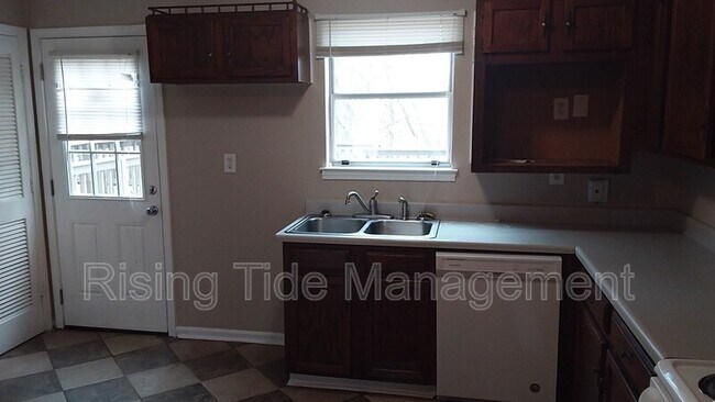 Foto del edificio - 422 Buckingham Cir