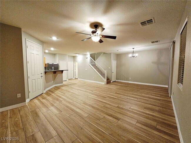 Foto del edificio - 3924 Sweet Pine St