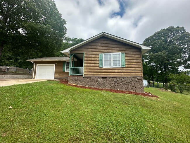 Building Photo - 2117 Marian Ln