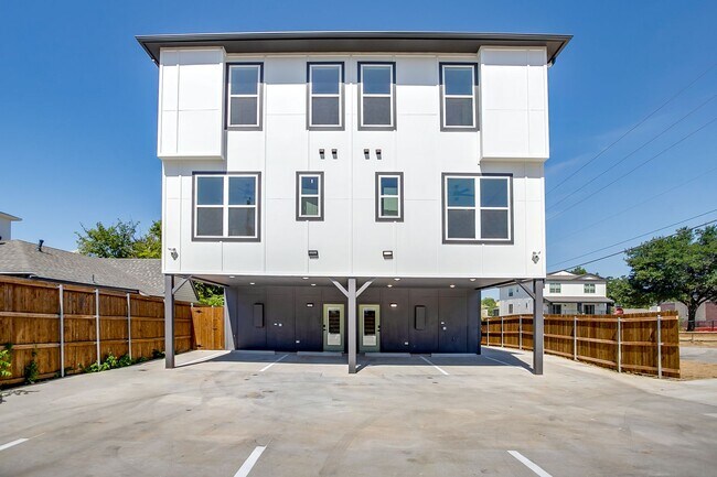 Foto del edificio - 2803 Forest Park Blvd