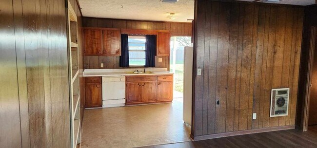 Building Photo - 125 Keystone Plz