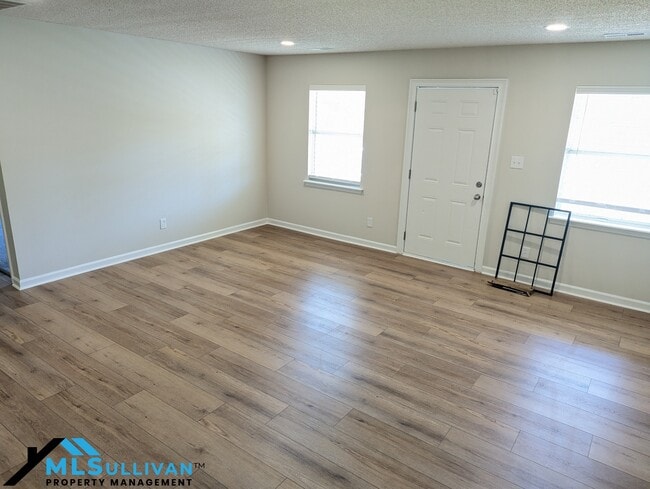 Photo - 4008 Ludgate Dr House