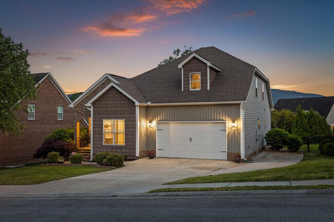 Building Photo - 3641 Willow Lake Cir