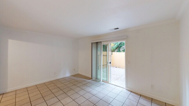 Building Photo - 18233 Happy Ln