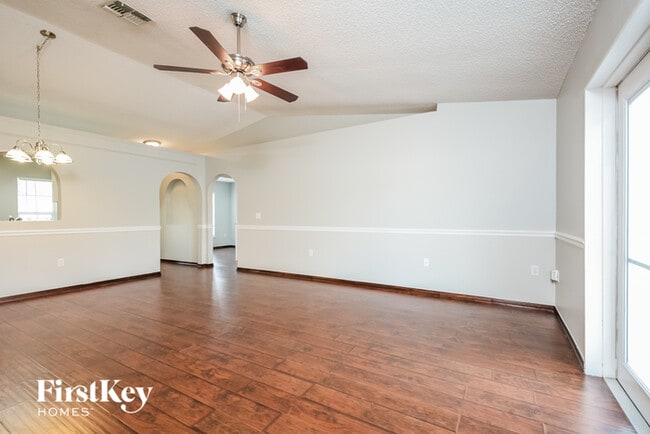 Building Photo - 3613 Stonefield Dr