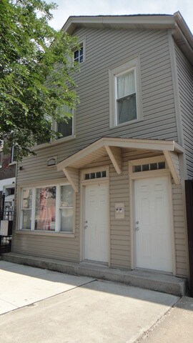Building Photo - 1705 W Cullerton St