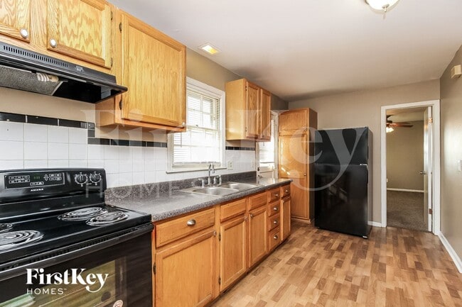 Foto del edificio - 1626 E 75th Terrace