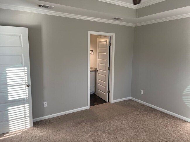Foto del edificio - 4BR/2BA in Valdosta Available Mid-April