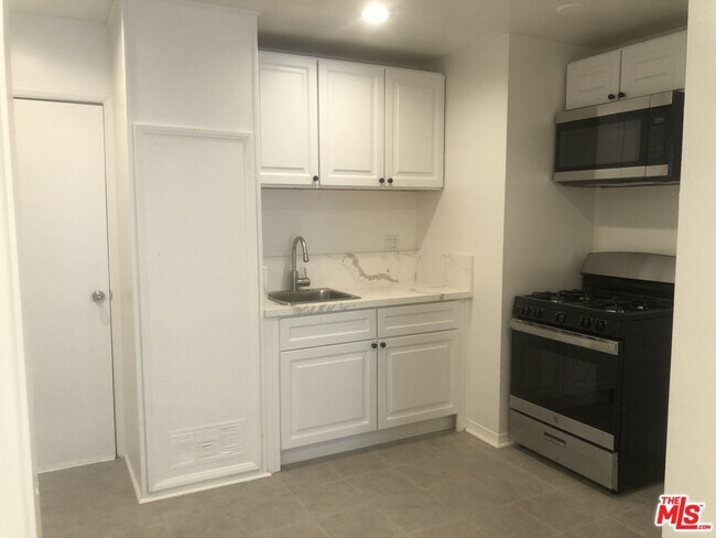 Foto del edificio - 410 N Frederic St