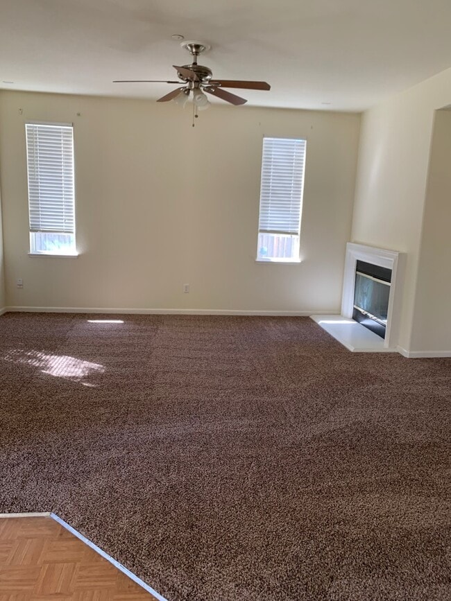 Building Photo - 4 BEDROOM 3 BATH HOME LOCATED IN AMERICAN ...