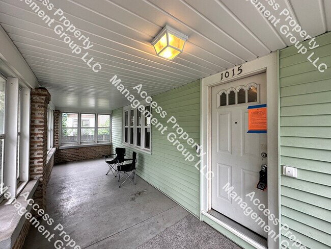 Building Photo - Beautiful SE Side Four Bedroom Home