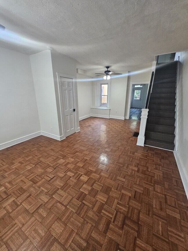 Foto del edificio - 619 Rockland St