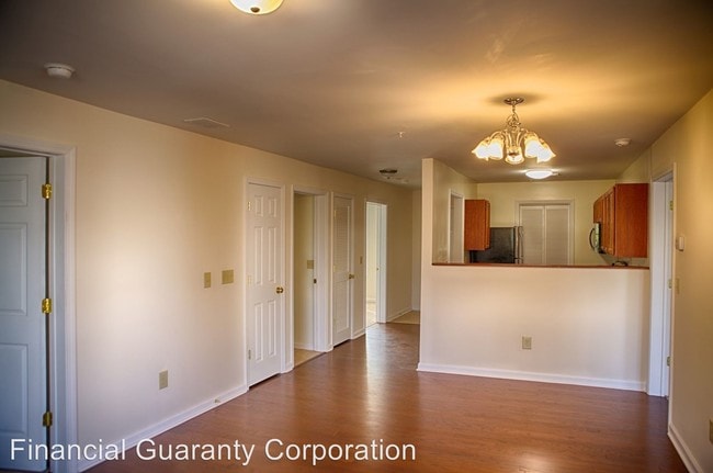 Building Photo - 3 br, 3 bath Apartment - 60 Charleston Court