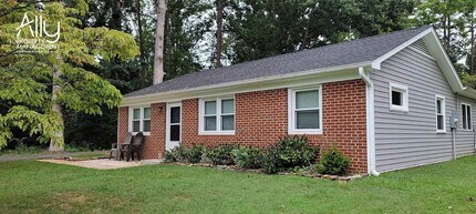 Building Photo - 290 Windfield Cir