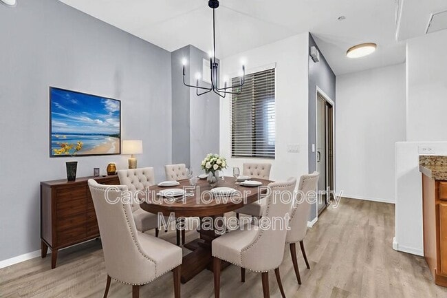 Foto del edificio - 2402 E 5th St