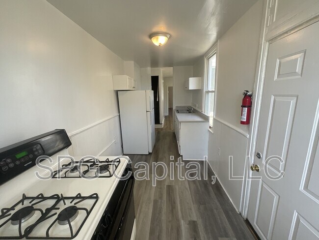 Foto del edificio - 434 W College Ave