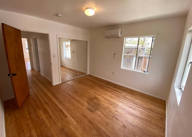 Foto del edificio - 5073 E Mountain View Dr