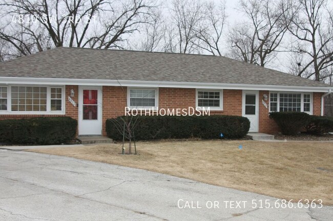 Building Photo - 2 Bedroom 1 Bath Duplex with egress window...