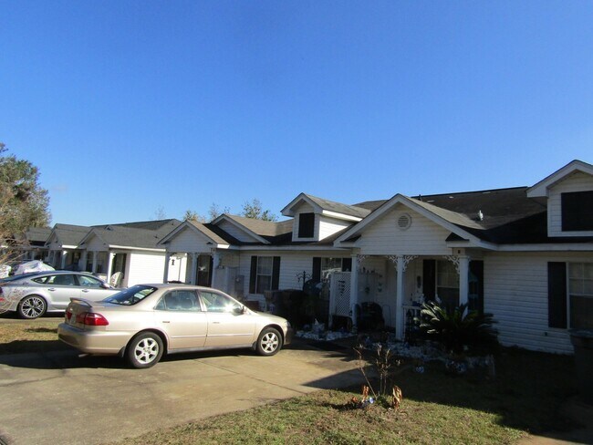 Foto del edificio - 2BR/2BA End Unit in West Pensacola – Pet F...