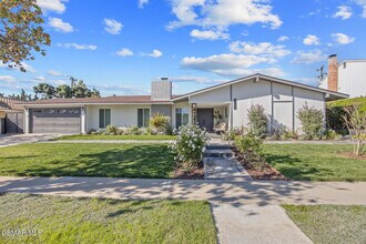 Building Photo - 1449 Norwich Ave