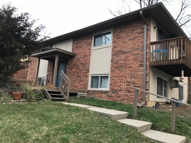 Foto del edificio - 1588 Jones Dr