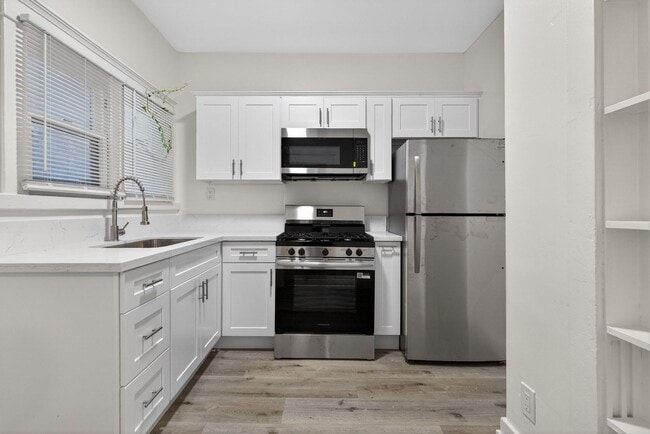 Foto del edificio - 1049 E 5th St