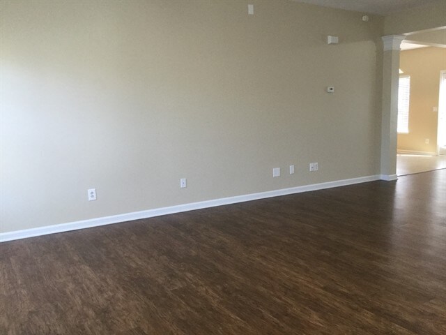 Building Photo - 941 Garrison Rd