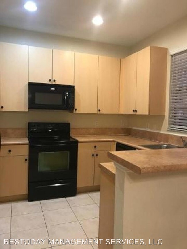 Building Photo - 3 br, 2.5 bath House - 1744 SW Via Rossa