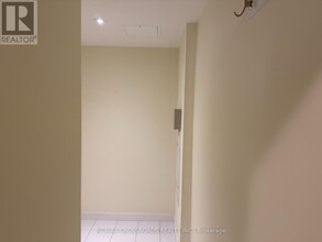 Building Photo - 121 McMahon Dr